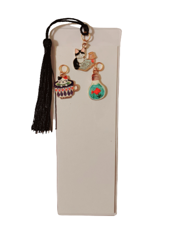 Reusable sleeve bookmark, black tassel and metal pendant combo