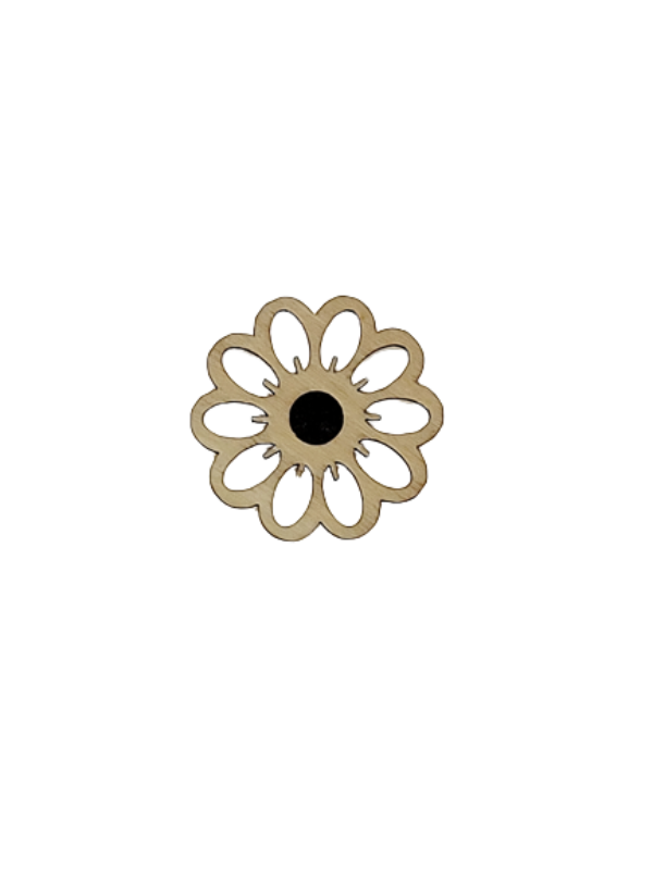 Close up - Wood flower-shaped embellishment - Style #1